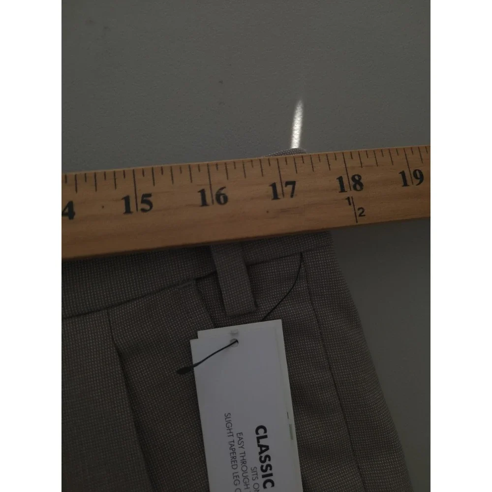 Van Heusen  Dress Pants Mens 34 X 32 Beige Classic Fit No Iron Pleated New‎